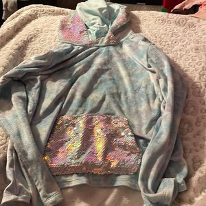Velvet hoodie with sequence !